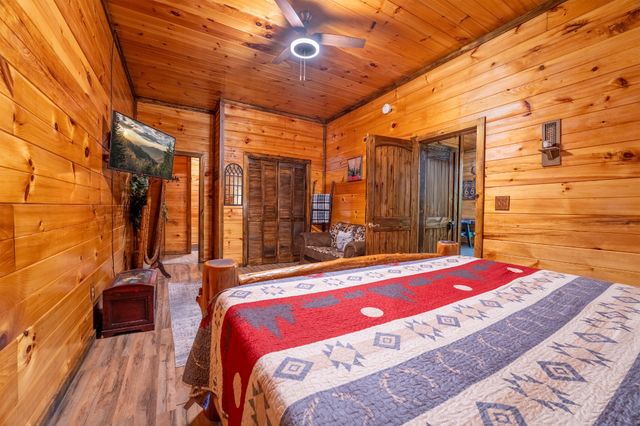 2184 Spence Mountain Loop, Sevierville, TN 37876