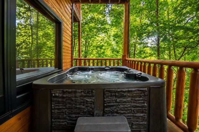 2184 Spence Mountain Loop, Sevierville, TN 37876
