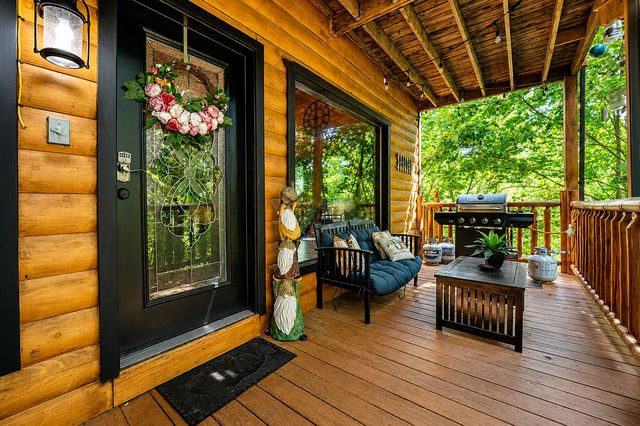 2184 Spence Mountain Loop, Sevierville, TN 37876