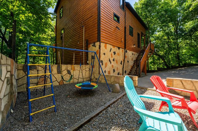 2184 Spence Mountain Loop, Sevierville, TN 37876