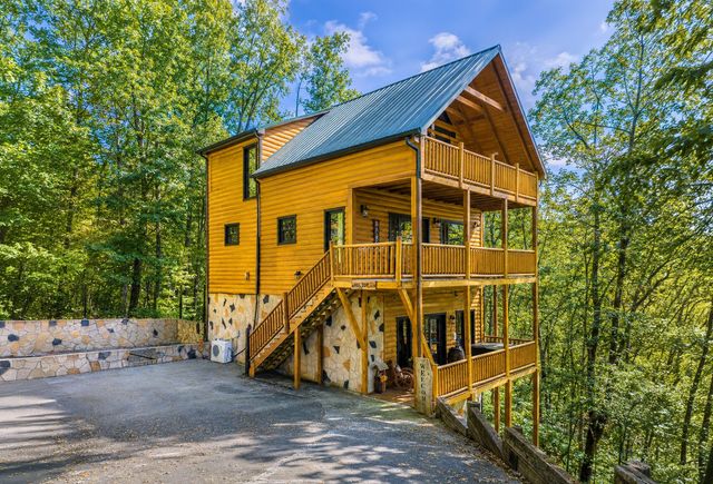 2184 Spence Mountain Loop, Sevierville, TN 37876