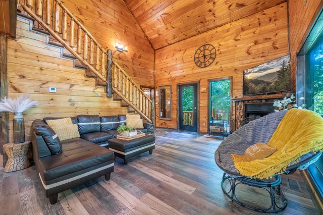 2184 Spence Mountain Loop, Sevierville, TN 37876
