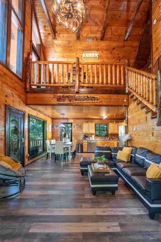 2184 Spence Mountain Loop, Sevierville, TN 37876