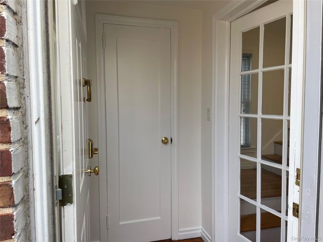 8 Cameron Lane, Valley Stream, NY 11581