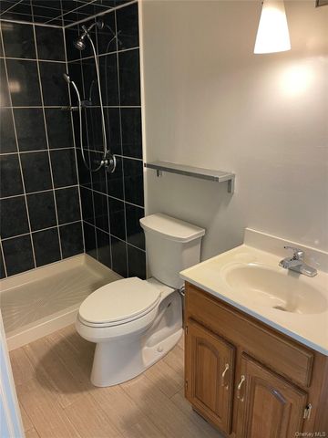 8 Cameron Lane, Valley Stream, NY 11581