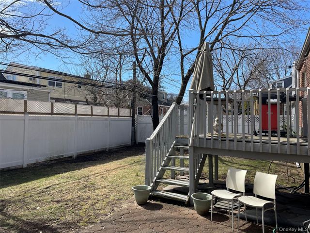 8 Cameron Lane, Valley Stream, NY 11581