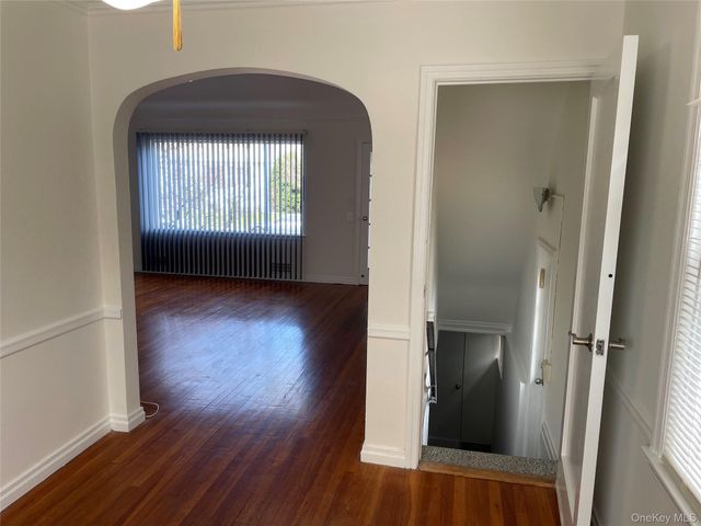 8 Cameron Lane, Valley Stream, NY 11581