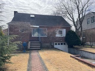 8 Cameron Lane, Valley Stream, NY 11581