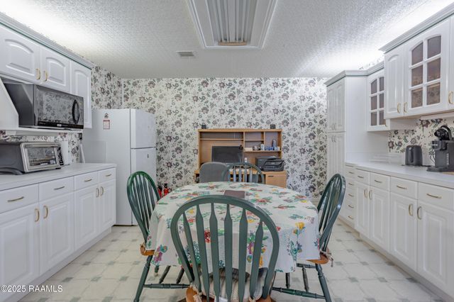 911 N Montgomery Avenue, Kaplan, LA 70548