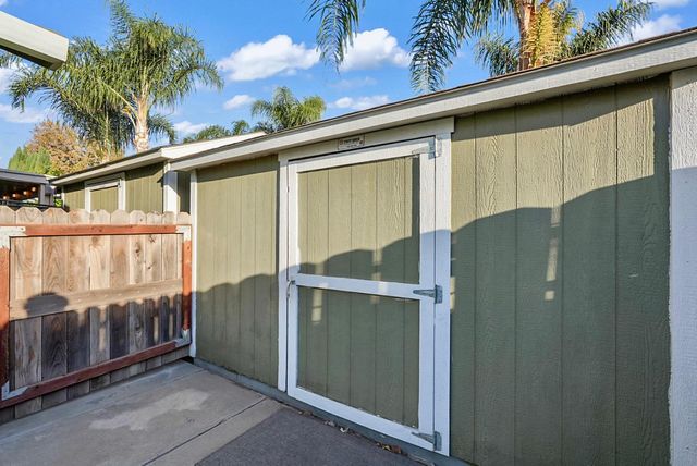7413 Morgan Lynn Ln, Hughson, CA 95326
