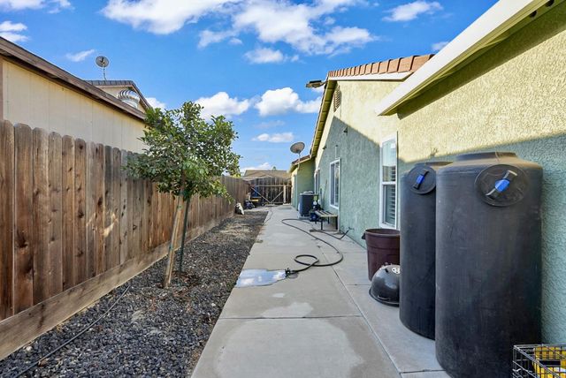 7413 Morgan Lynn Ln, Hughson, CA 95326