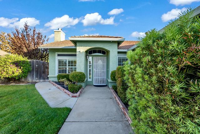 7413 Morgan Lynn Ln, Hughson, CA 95326