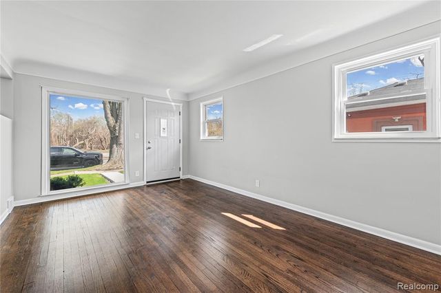 9916 Rosedale Boulevard, Allen Park, MI 48101