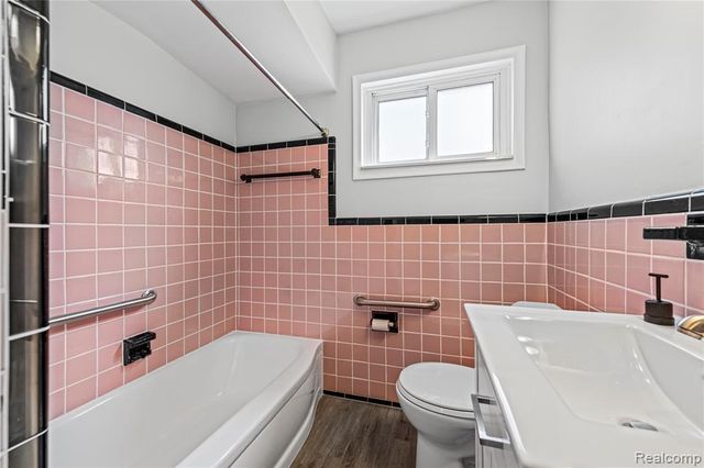 9916 Rosedale Boulevard, Allen Park, MI 48101