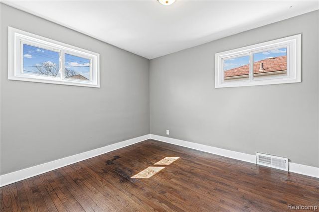 9916 Rosedale Boulevard, Allen Park, MI 48101