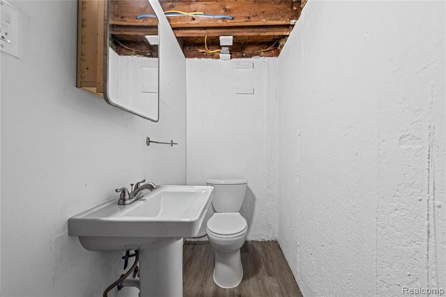 9916 Rosedale Boulevard, Allen Park, MI 48101