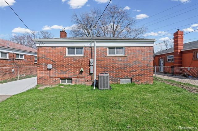 9916 Rosedale Boulevard, Allen Park, MI 48101