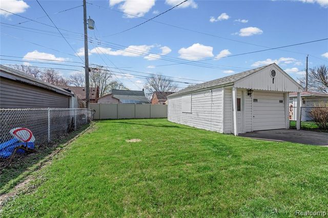 9916 Rosedale Boulevard, Allen Park, MI 48101