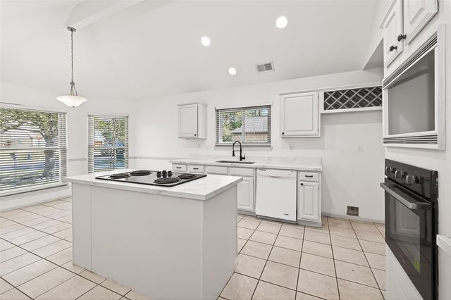 15411 Lago Villa Drive, Tomball, TX 77377