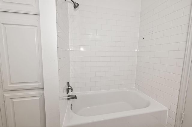 15411 Lago Villa Drive, Tomball, TX 77377