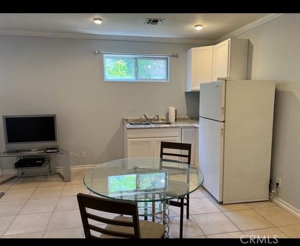 5149 Hesperia, Los Angeles, CA 91316