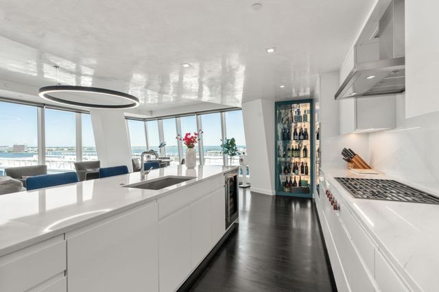 150 Seaport Blvd. 10E, Boston, MA 02210