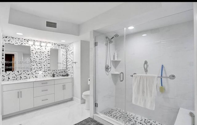 6423 E Collins Avenue 206, Miami Beach, FL 33141