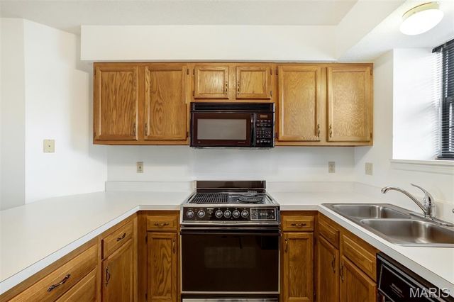 12975 Bryce Canyon Drive F, Maryland Heights, MO 63043