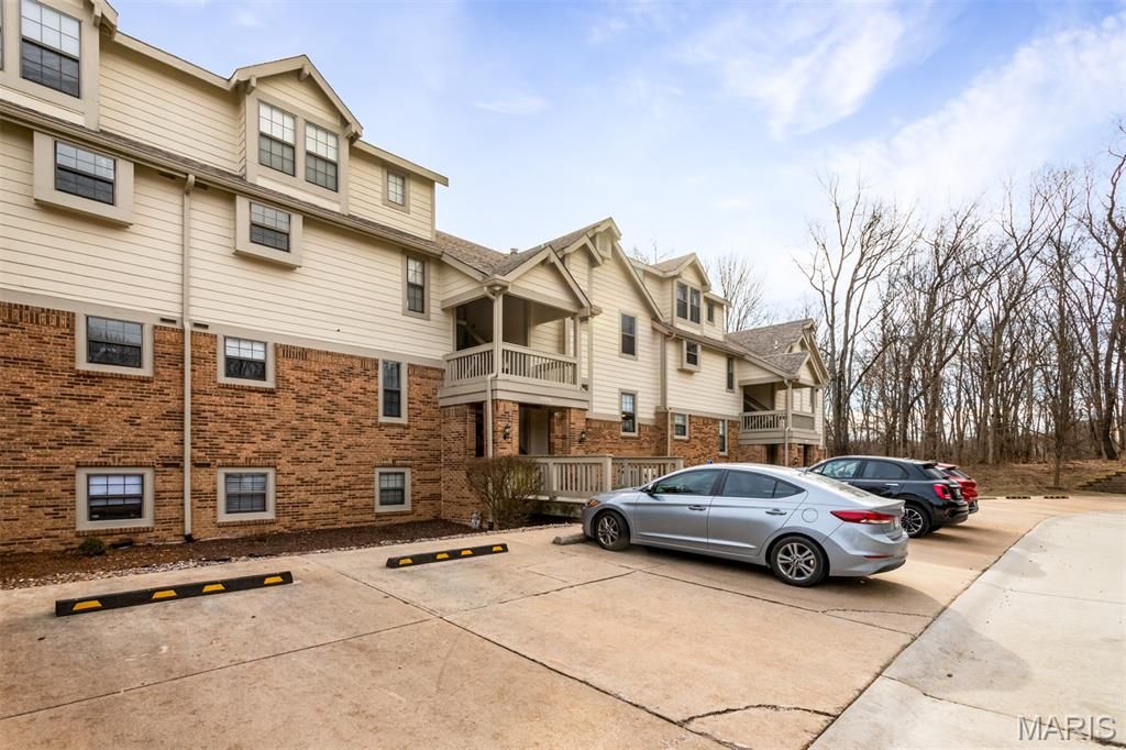 12975 Bryce Canyon Drive F, Maryland Heights, MO 63043