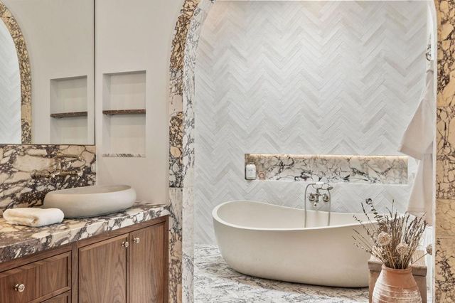73719 Amir Drive, Palm Desert, CA 92260
