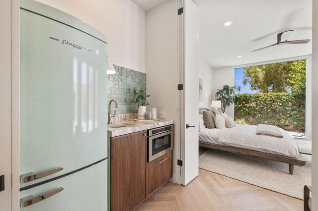 73719 Amir Drive, Palm Desert, CA 92260