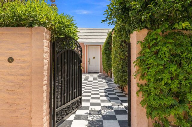 73719 Amir Drive, Palm Desert, CA 92260