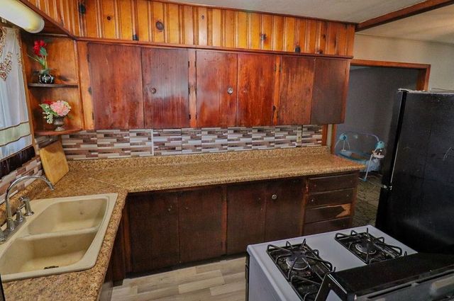 4704 S Water St, Wichita, KS 67217