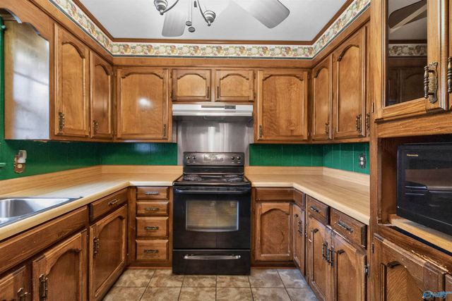 944 4th Avenue NW, Arab, AL 35016