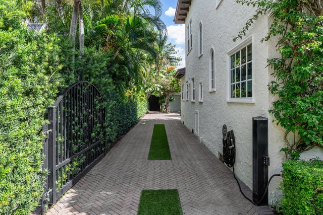 227 Marlborough Road, West Palm Beach, FL 33405