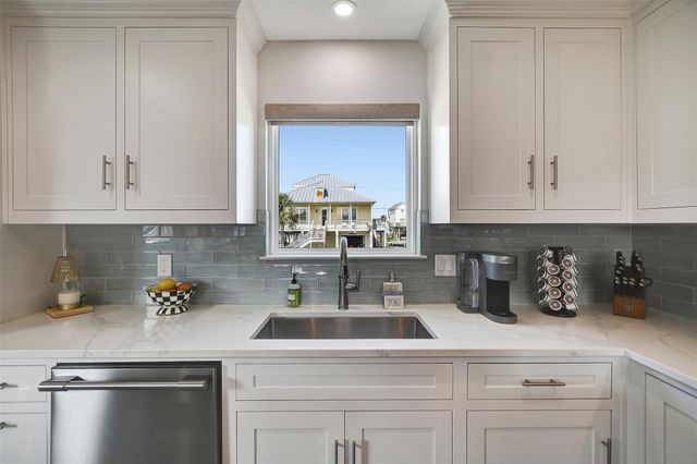 22205 Frio Drive, Galveston, TX 77554