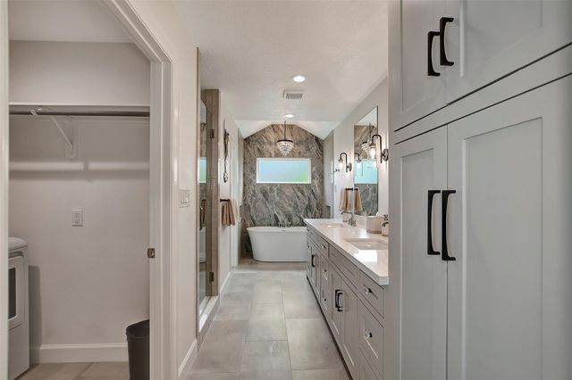 22205 Frio Drive, Galveston, TX 77554