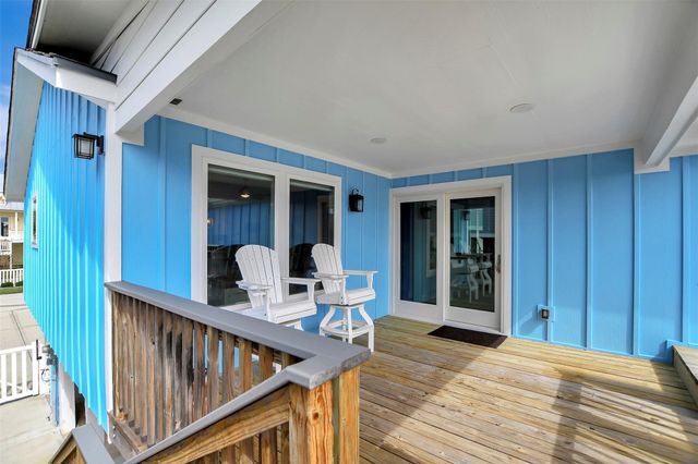 22205 Frio Drive, Galveston, TX 77554