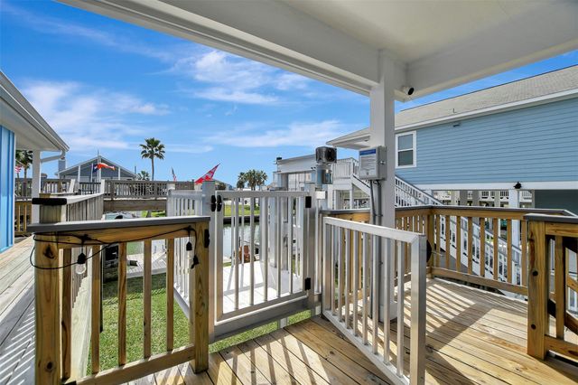 22205 Frio Drive, Galveston, TX 77554