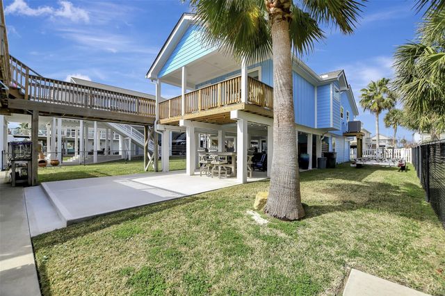 22205 Frio Drive, Galveston, TX 77554