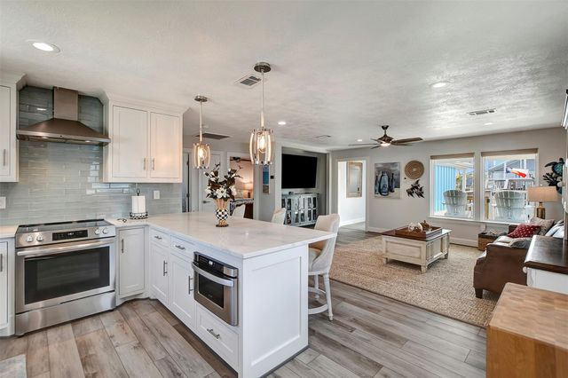 22205 Frio Drive, Galveston, TX 77554