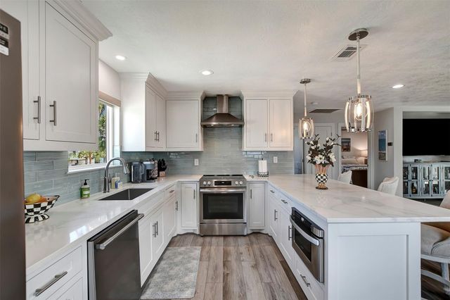 22205 Frio Drive, Galveston, TX 77554