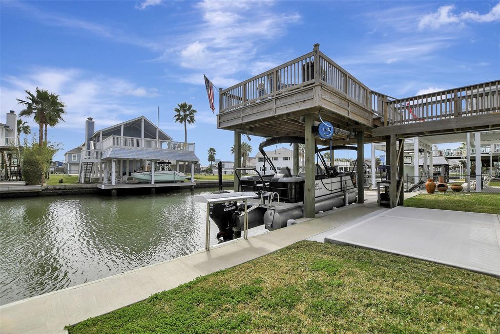 22205 Frio Drive, Galveston, TX 77554