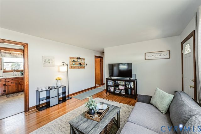 8236 Lee Davis Rd, Mechanicsville, VA 23111