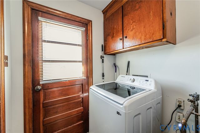 8236 Lee Davis Rd, Mechanicsville, VA 23111