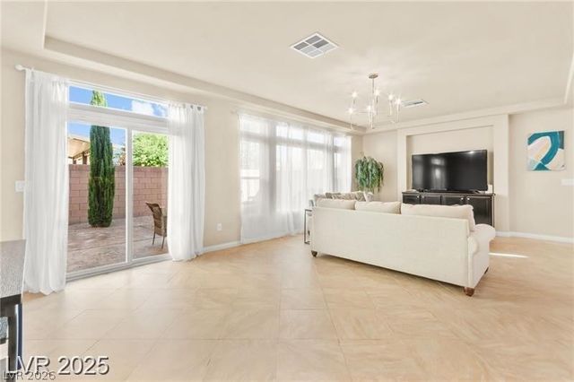 9696 Grayson Hills Street, Las Vegas, NV 89139