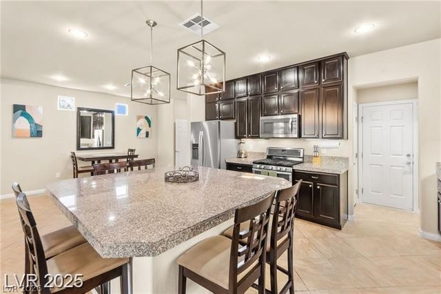 9696 Grayson Hills Street, Las Vegas, NV 89139