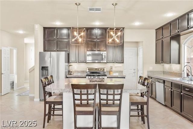 9696 Grayson Hills Street, Las Vegas, NV 89139