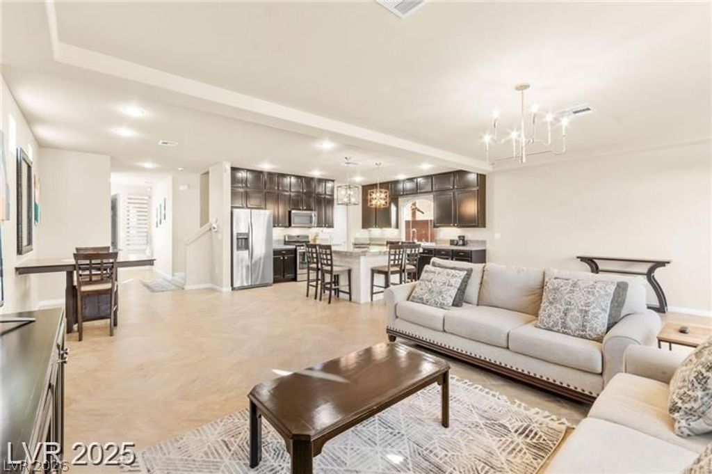 Image 16 of property listing at 9696 Grayson Hills Street, Las Vegas, NV 89139