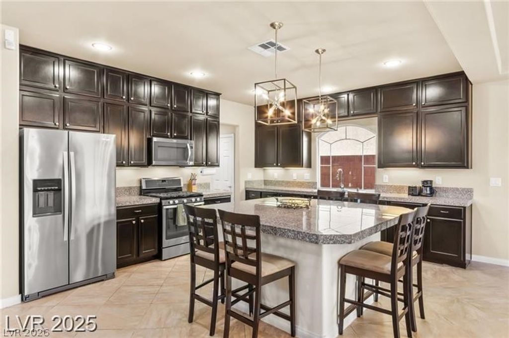 Image 2 of property listing at 9696 Grayson Hills Street, Las Vegas, NV 89139